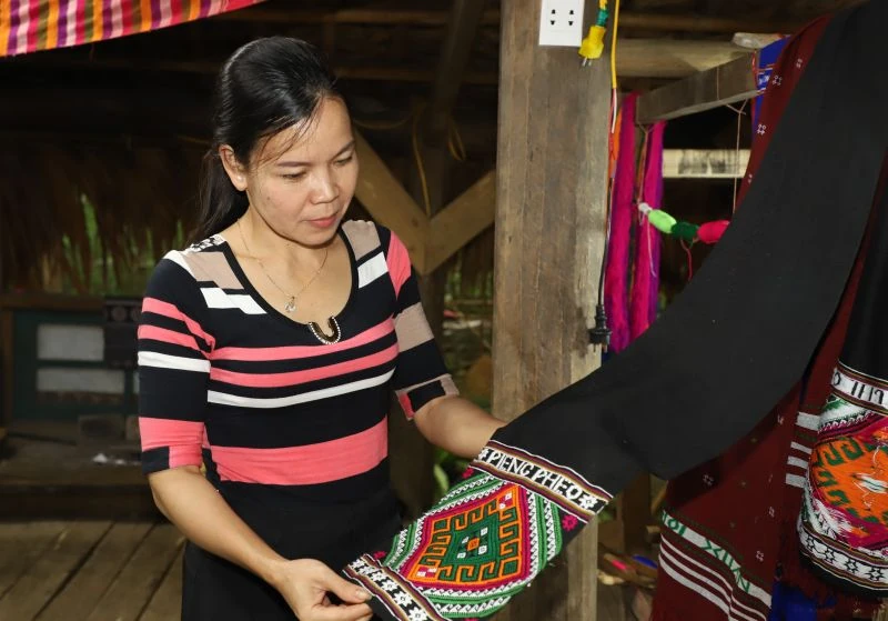 Rực rỡ sắc màu thổ cẩm Piềng Pheo