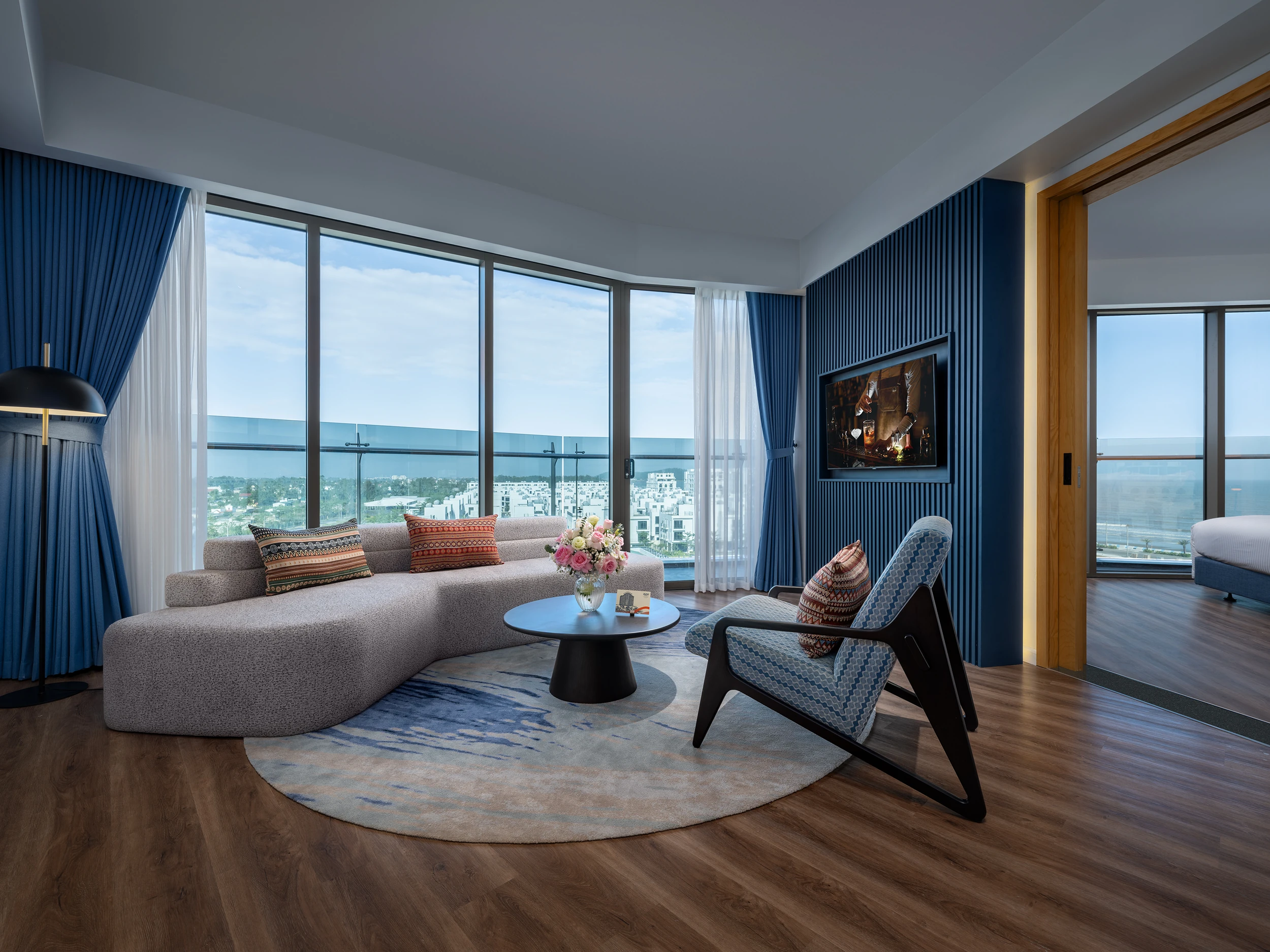 Sức hút mới từ du lịch biển Nam Sầm Sơn