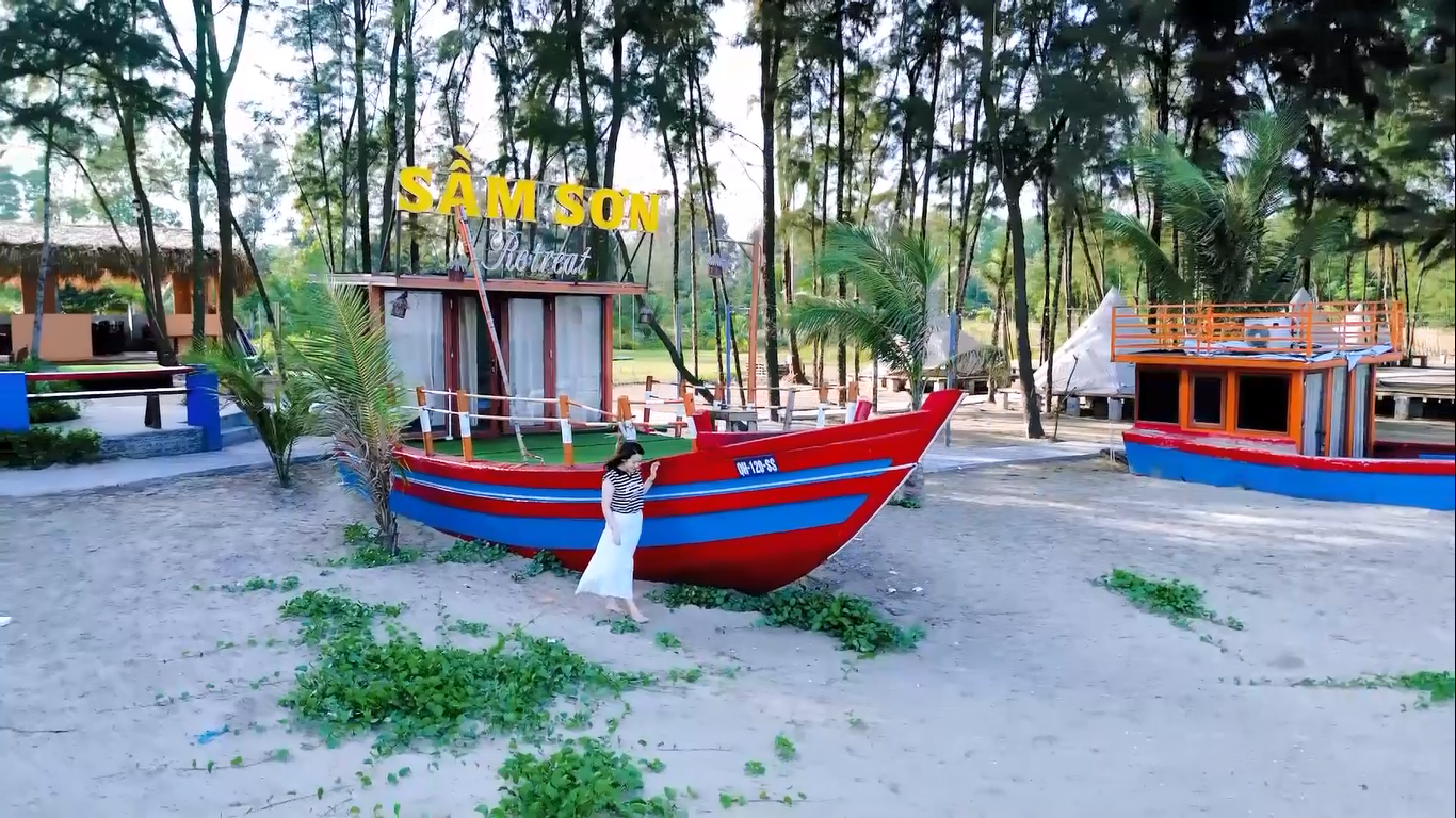 Sức hút mới từ du lịch biển Nam Sầm Sơn