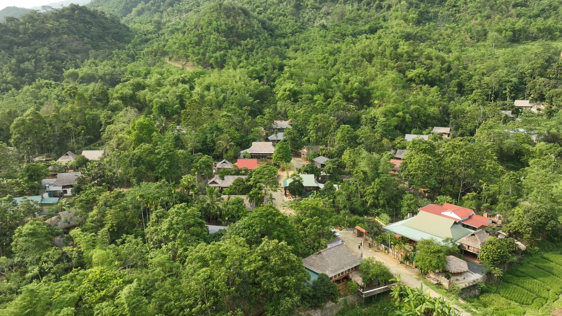 Để khu vực miền núi và đồng bào dân tộc thiểu số không còn rào cản giới