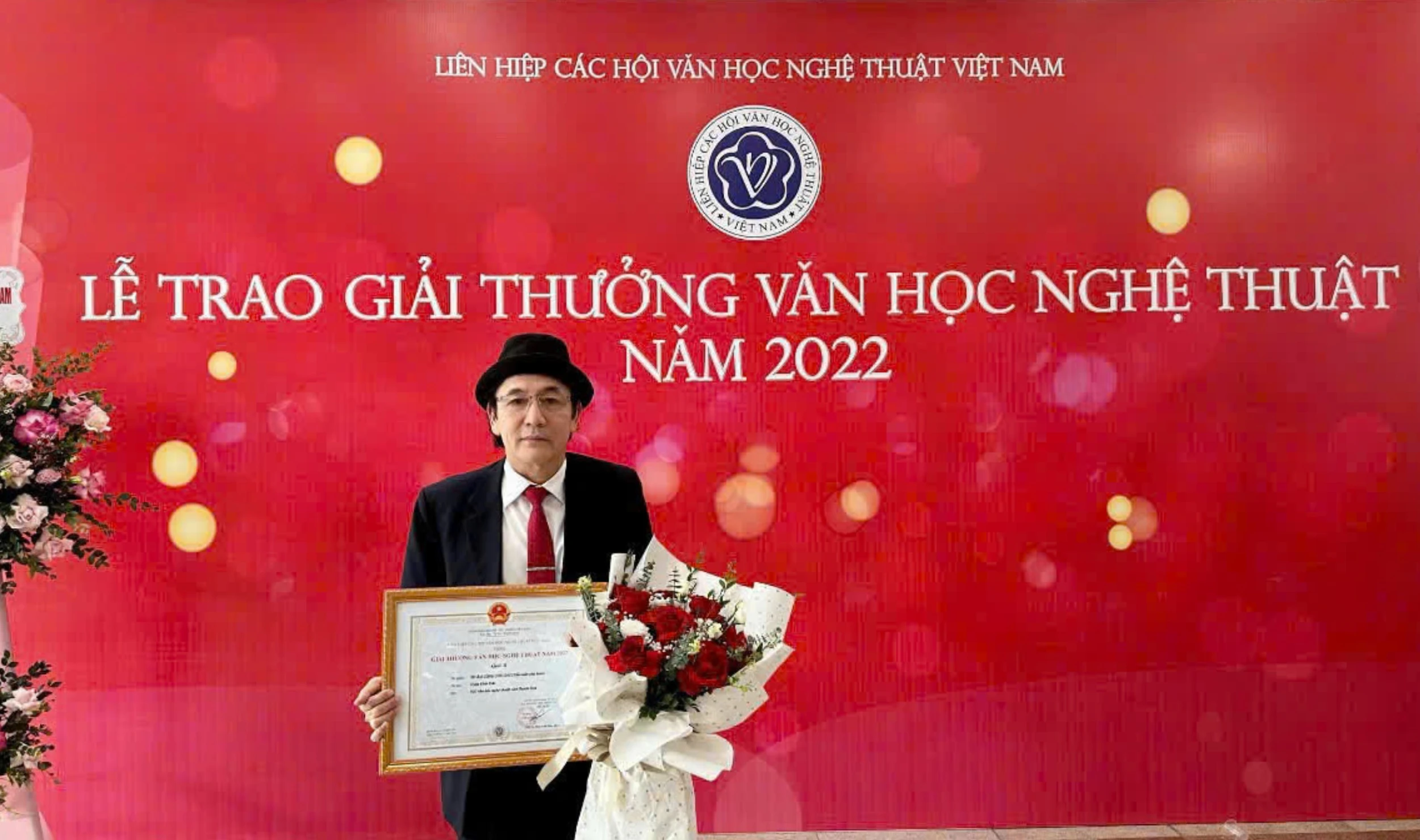 Lý luận phê bình không chỉ là học thuật
