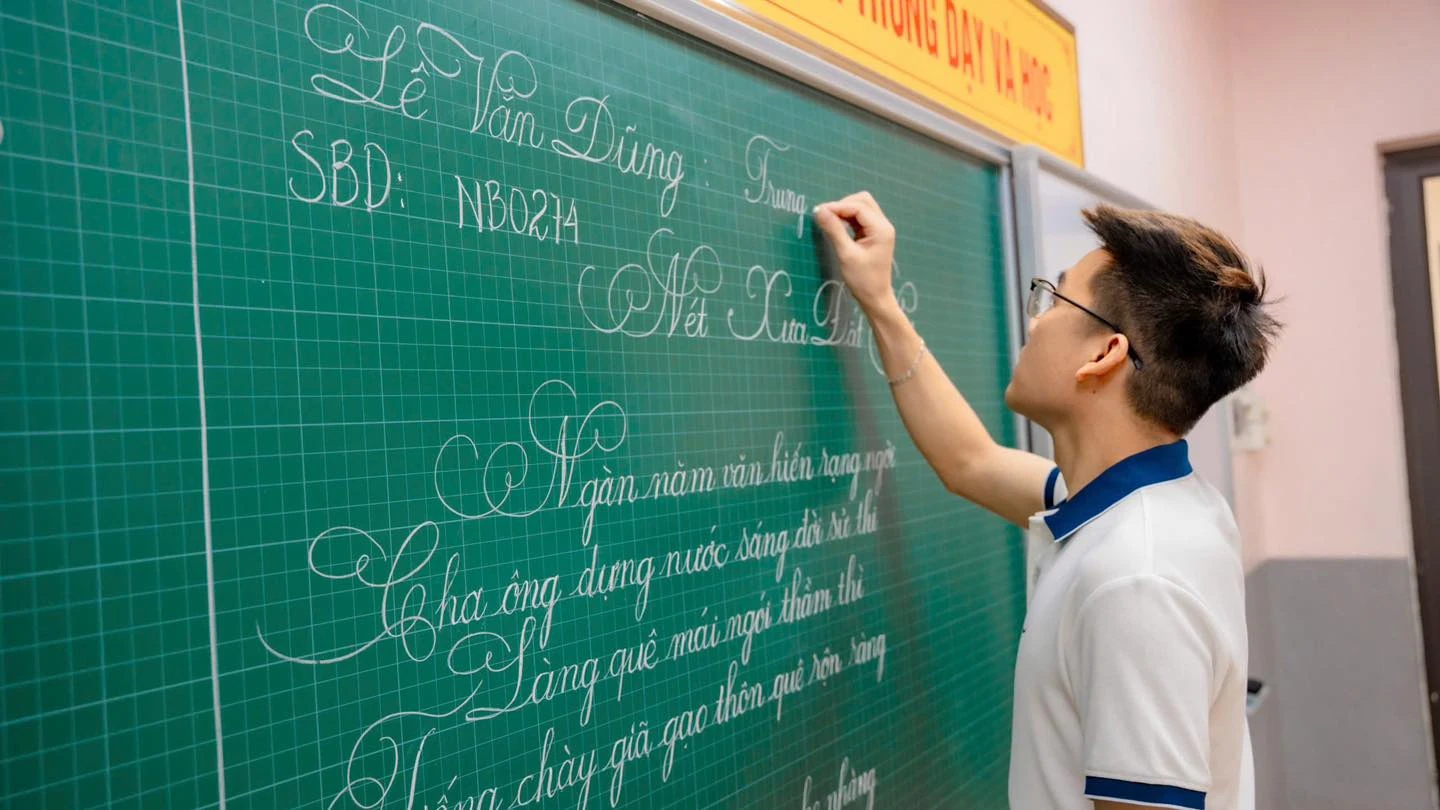 Nét chữ - Nết người: Lan tỏa tình yêu tiếng Việt từ Hội thi viết chữ đẹp