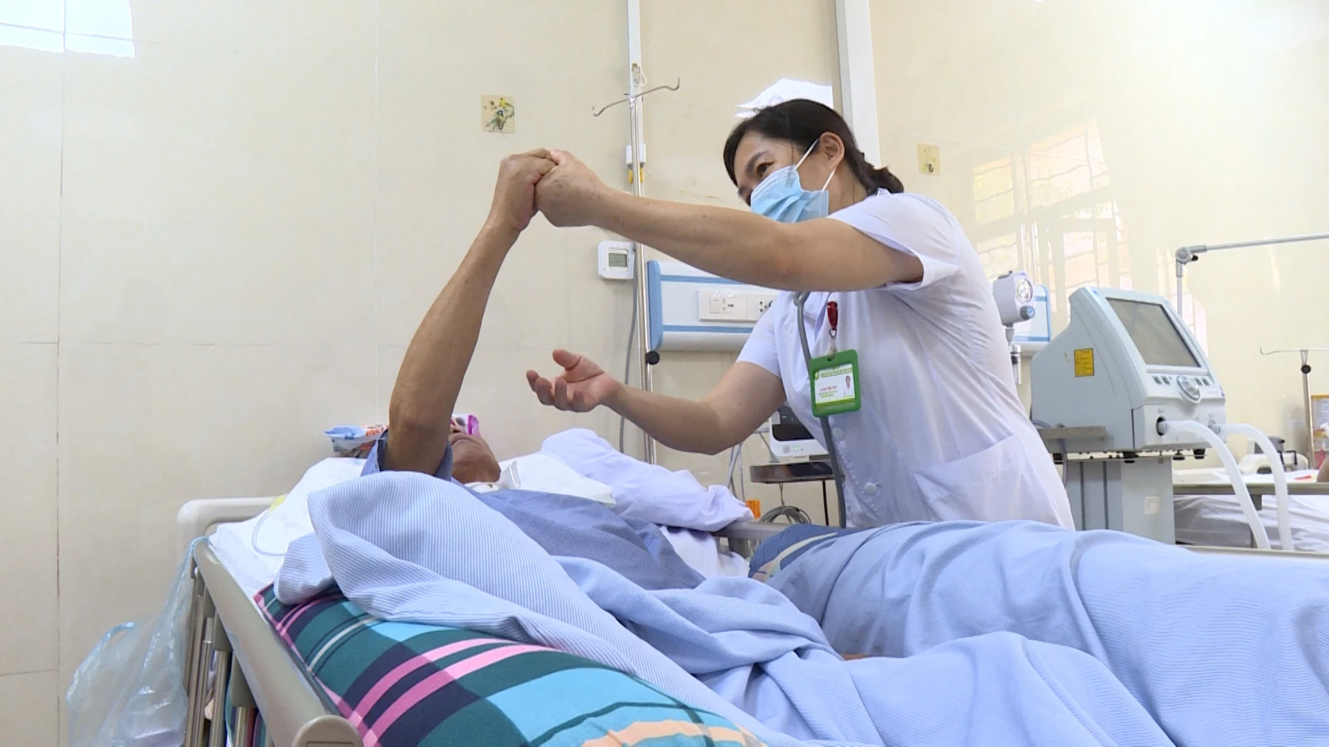 Những người “hồi sinh” những mảnh đời bất động
