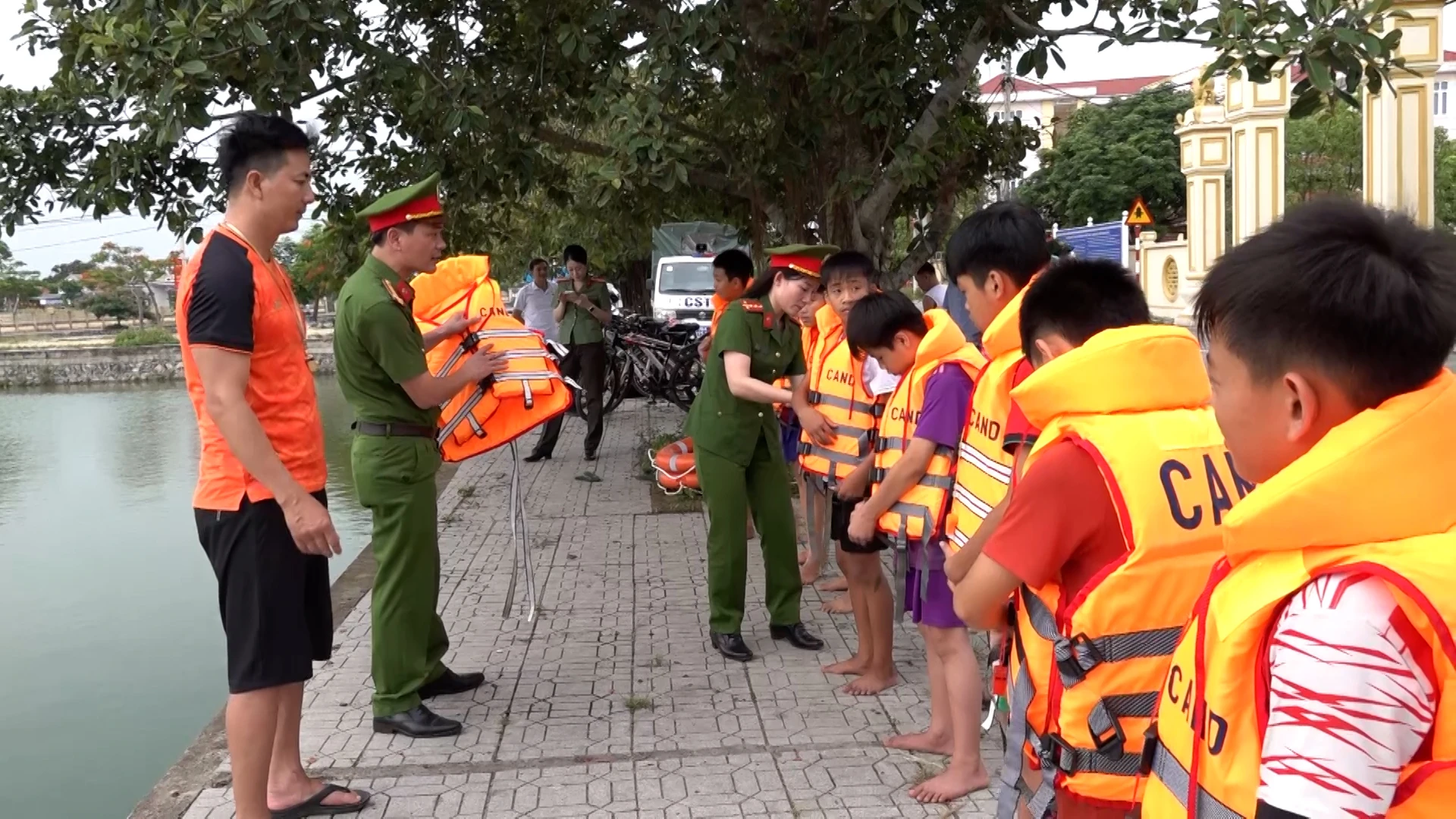 Lớp học bơi đặc biệt