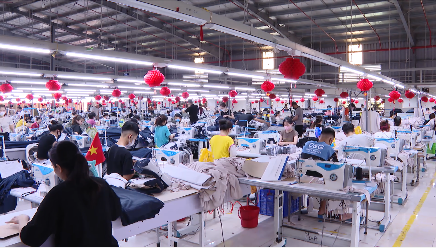Bảo vệ sức khỏe người lao động mùa nắng nóng