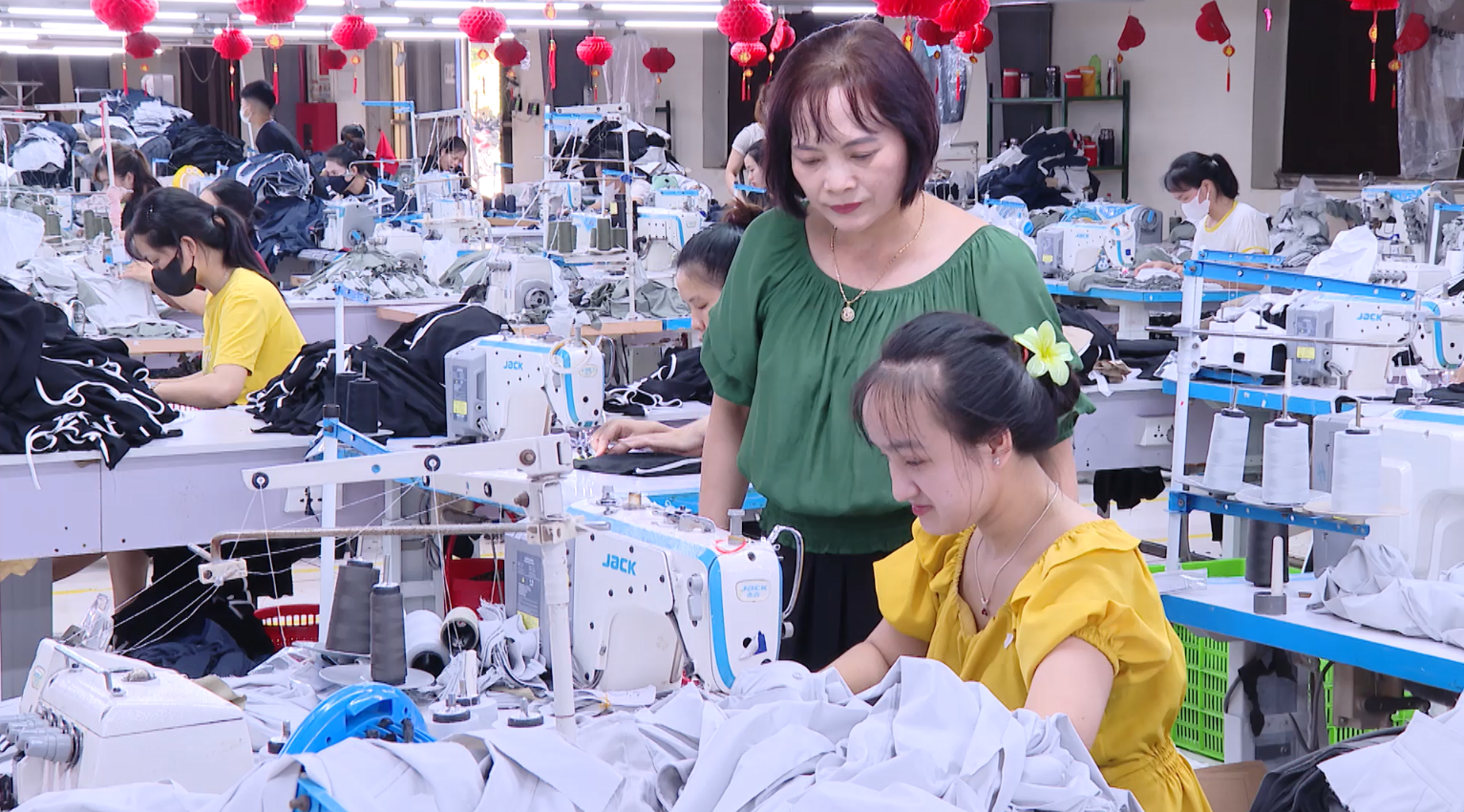 Bảo vệ sức khỏe người lao động mùa nắng nóng