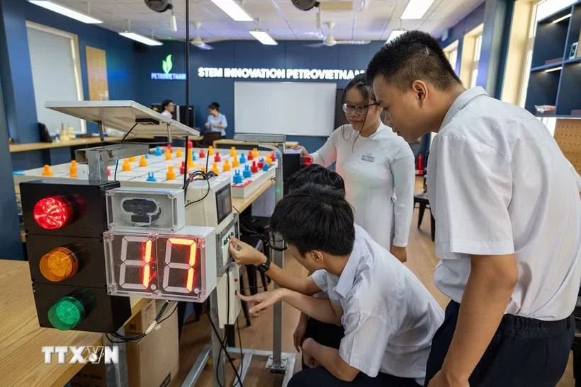 Đưa STEM vào trường học - bước chuẩn bị nhân lực cho kỷ nguyên công nghệ số