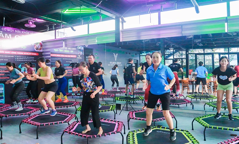 Jumping Trampoline - làn gió mới trong tập luyện thể thao