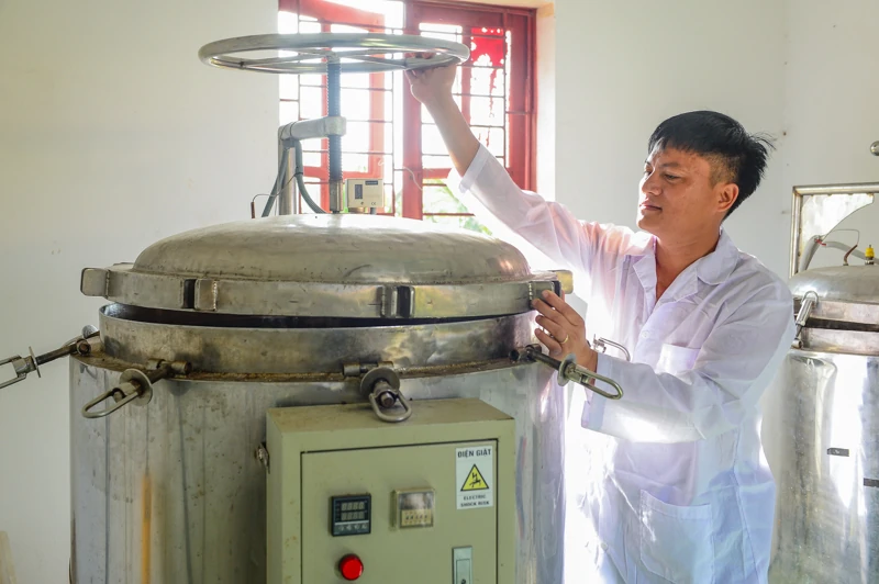 Từ căn phòng lạnh, người đàn ông gây dựng 7 sản phẩm OCOP