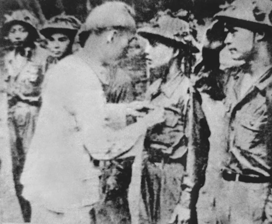 Ngày này năm xưa (26/5): Lời Bác căn dặn “Trung với nước, hiếu với dân.
