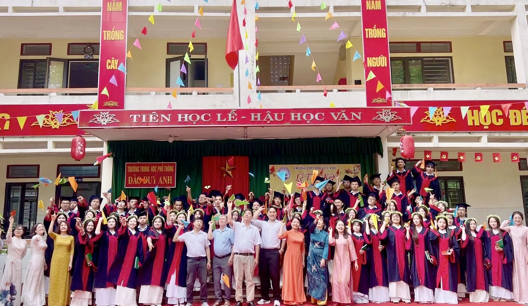 Dư âm mùa bế giảng