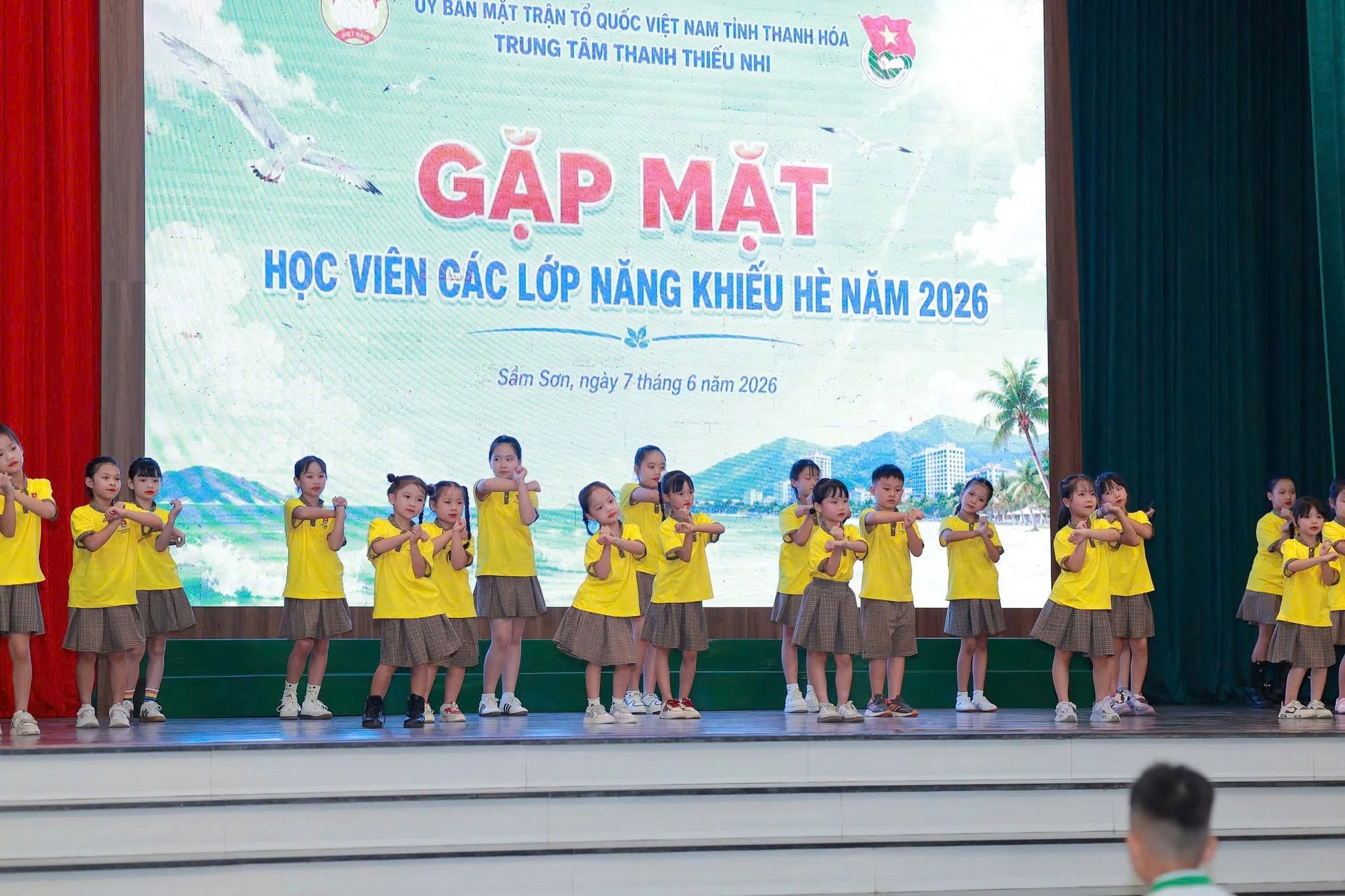 Lớn lên cùng mùa hè