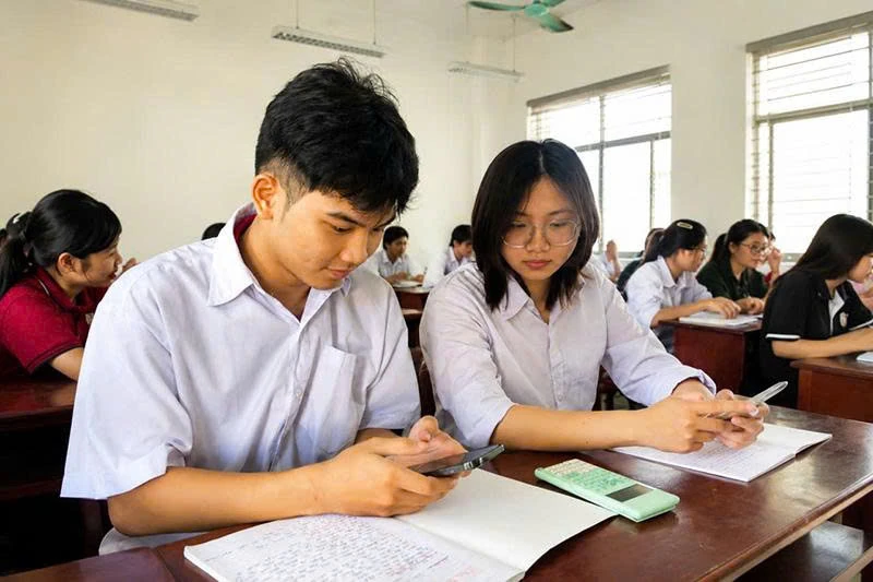 Gia sư ảo - Người bạn đồng hành của sĩ tử mùa thi