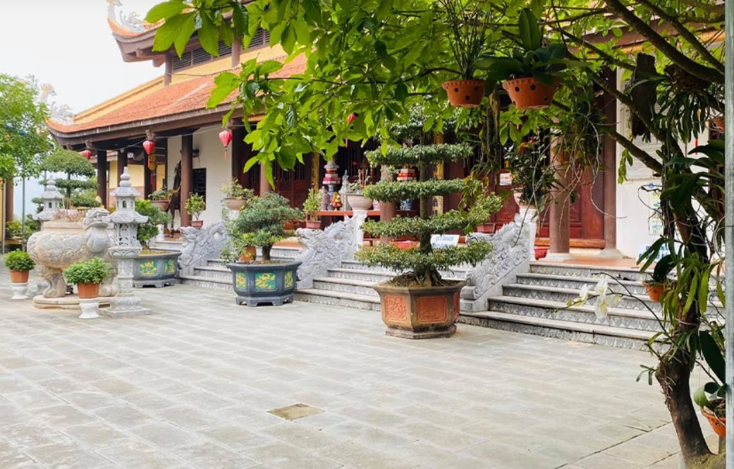 Đền Hàn Sơn – Điểm đến tâm linh giữa vùng non nước hữu tình