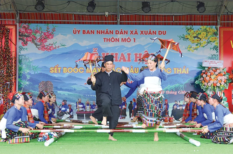 Lan tỏa giá trị di sản từ không gian mạng