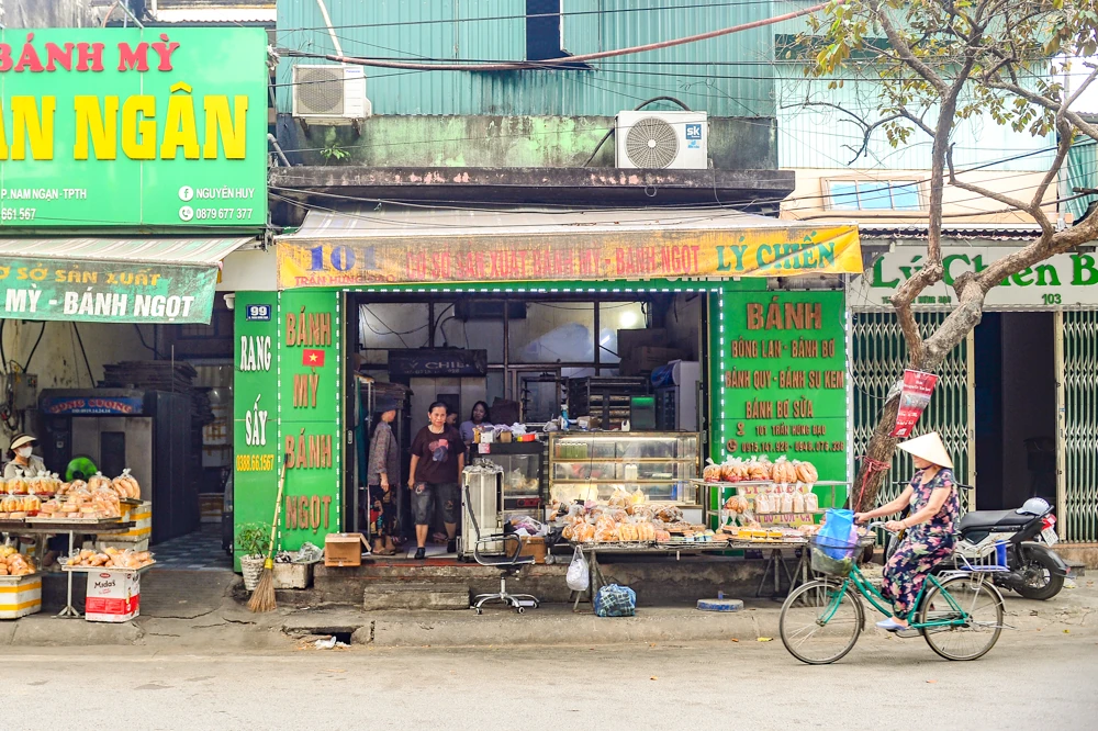 Giữ hương bánh mì truyền thống Nam Ngạn