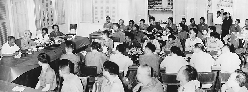 Ngày này năm xưa (19/6): Bác Hồ nhấn mạnh “Bất cứ công việc gì thiếu cán bộ, khó thực hiện được”