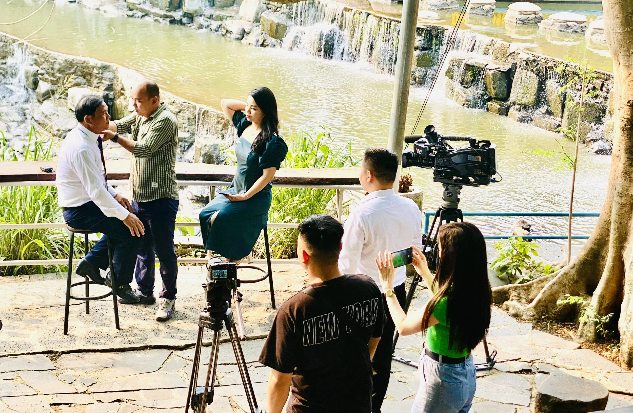 Nghề báo qua lăng kính âm nhạc