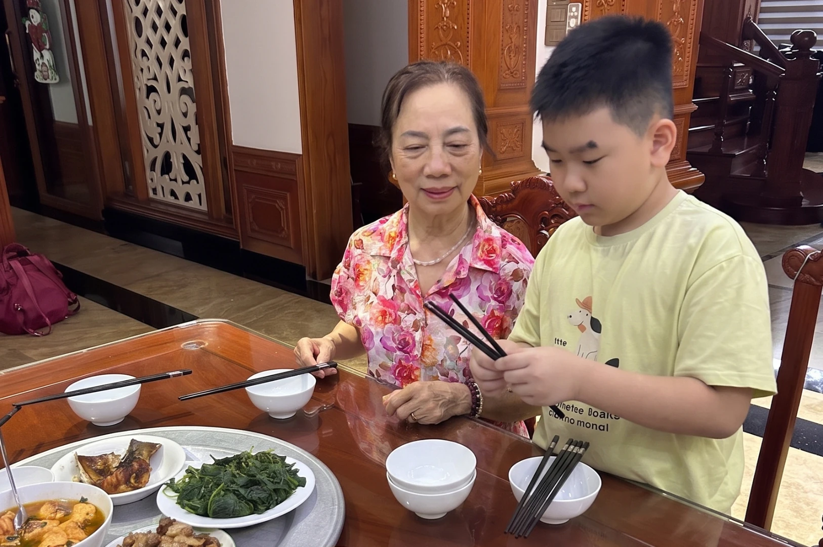 Từ góc bếp nhỏ, kỹ năng sống và lòng biết ơn lặng lẽ nảy mầm