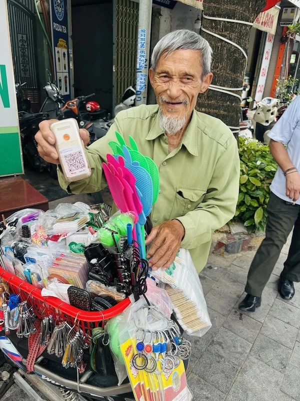 Tuổi già trong lòng đô thị