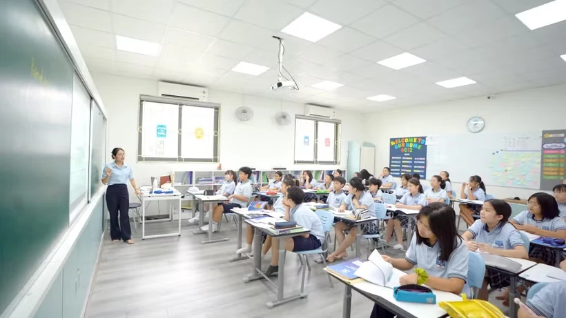 Trường tư thục được dạy ngoài thời gian năm học nhưng không được thu phí