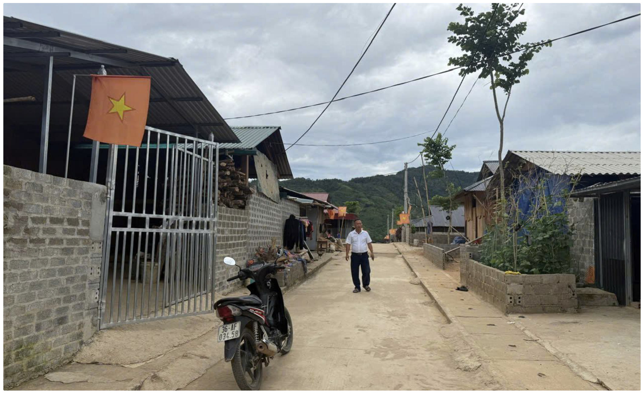 Ngày mới trên đỉnh núi