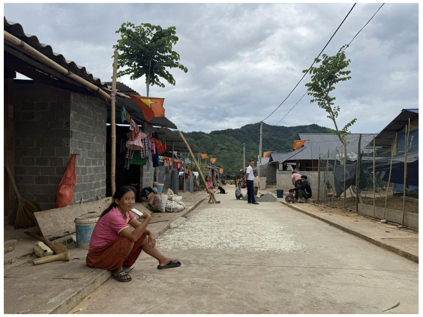Ngày mới trên đỉnh núi