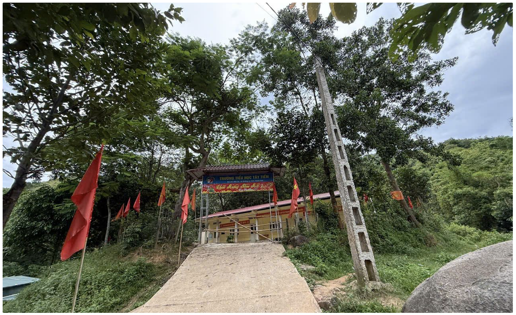 Ngày mới trên đỉnh núi