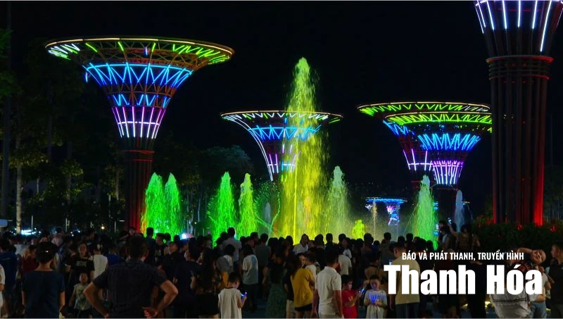 Sầm Sơn lung linh sắc màu về đêm