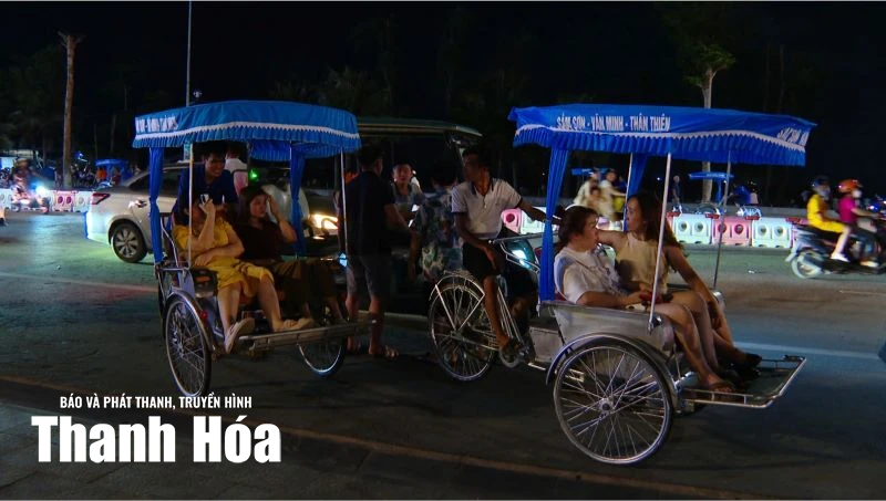 Sầm Sơn lung linh sắc màu về đêm