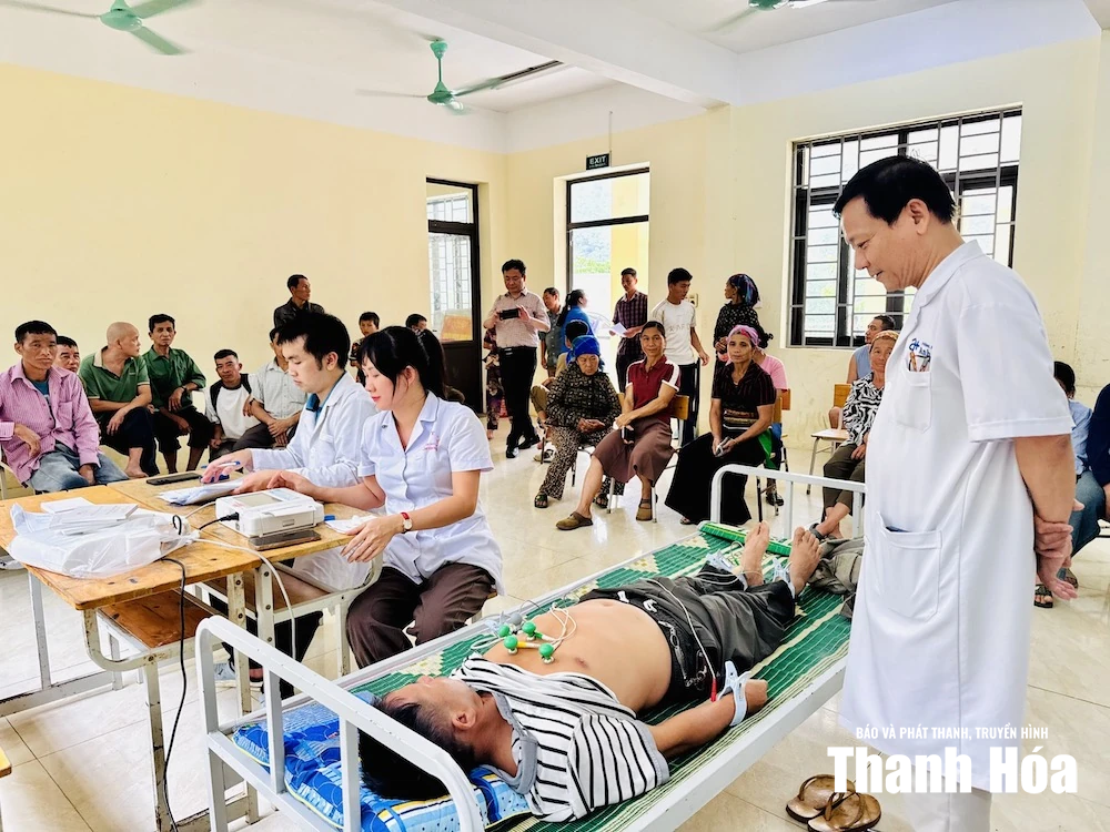 “Ấm tình quê hương” – Mang dịch vụ y tế chất lượng đến với đồng bào vùng cao