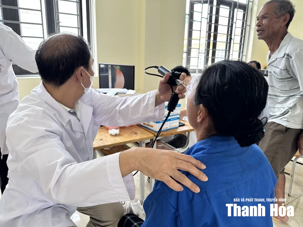 “Ấm tình quê hương” – Mang dịch vụ y tế chất lượng đến với đồng bào vùng cao