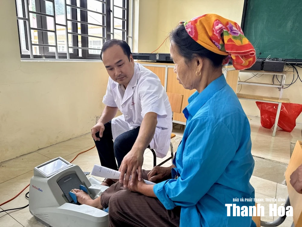 “Ấm tình quê hương” – Mang dịch vụ y tế chất lượng đến với đồng bào vùng cao