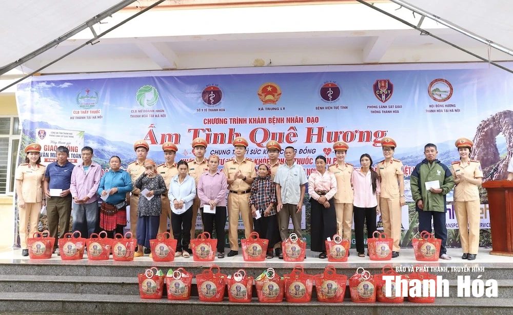“Ấm tình quê hương” – Mang dịch vụ y tế chất lượng đến với đồng bào vùng cao