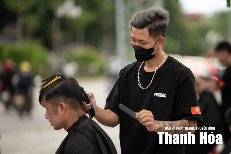 Lách cách tiếng kéo miễn phí