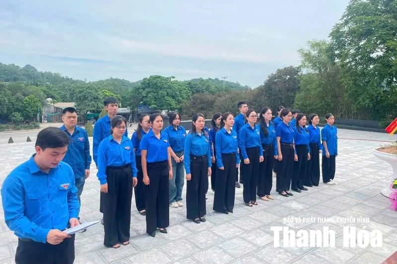 Tỉnh đoàn Thanh Hoá dâng hoa, dâng hương tri ân các Anh hùng liệt sĩ