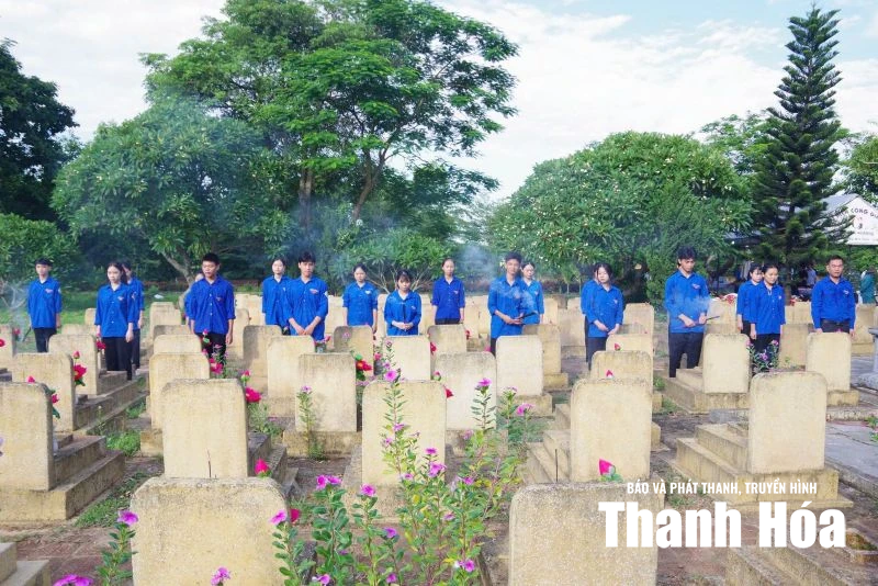 Những ngọn lửa tri ân thắp sáng tháng 7