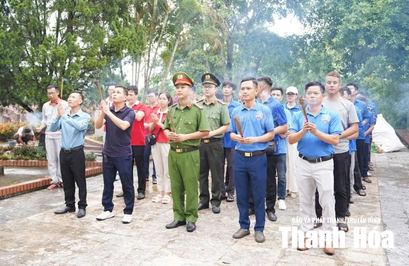 Những ngọn lửa tri ân thắp sáng tháng 7
