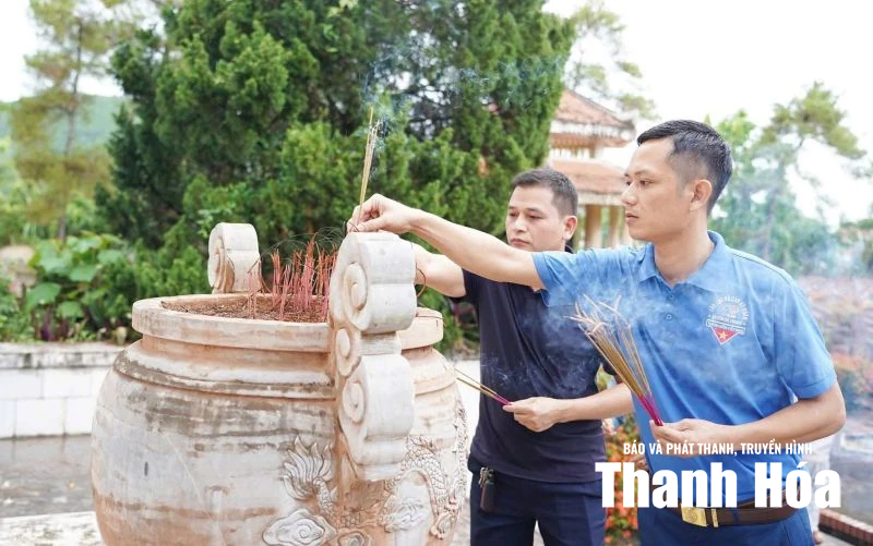 Những ngọn lửa tri ân thắp sáng tháng 7