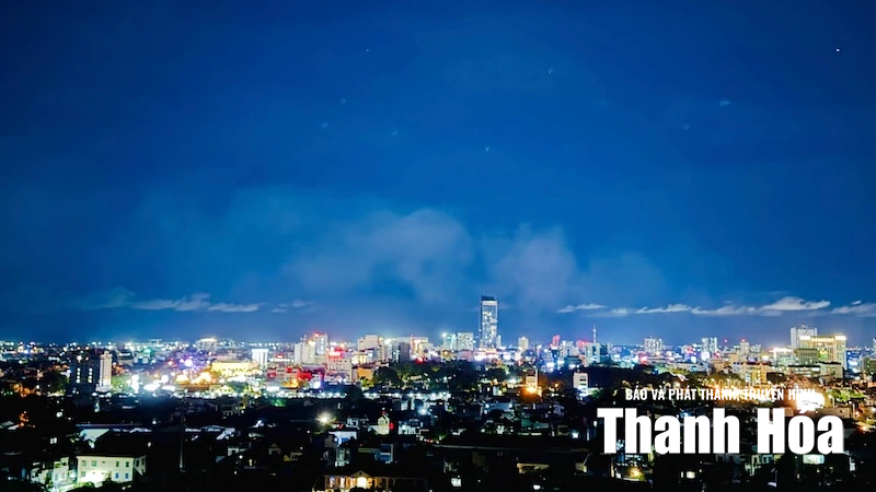 Lung linh ánh điện đêm Hạc Thành