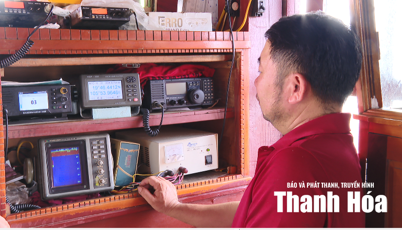 An toàn tàu cá mùa mưa bão - từ chủ động phòng ngừa đến ứng phó hiệu quả