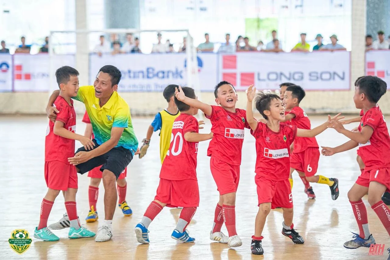 Hành trình gieo niềm đam mê bóng đá
