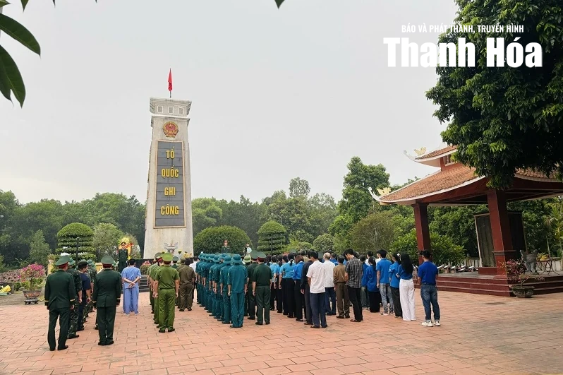 Khúc vĩ thanh tháng bảy