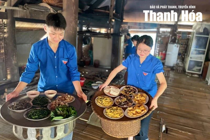 Bữa cơm tri ân - Ấm áp nghĩa tình