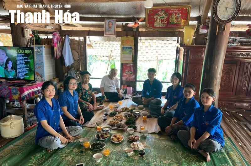 Bữa cơm tri ân - Ấm áp nghĩa tình