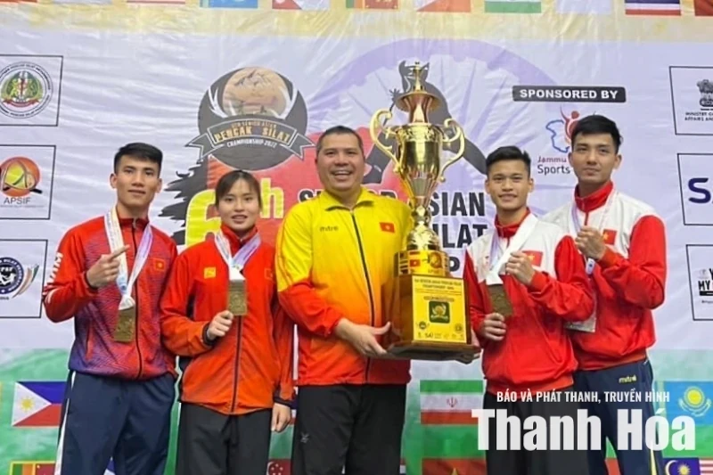 Bàn tay chưa kịp lành và tấm HCV châu Á thứ ba của Lê Thị Vân Anh