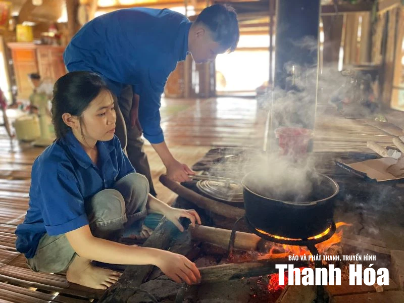 Bữa cơm tri ân - Ấm áp nghĩa tình