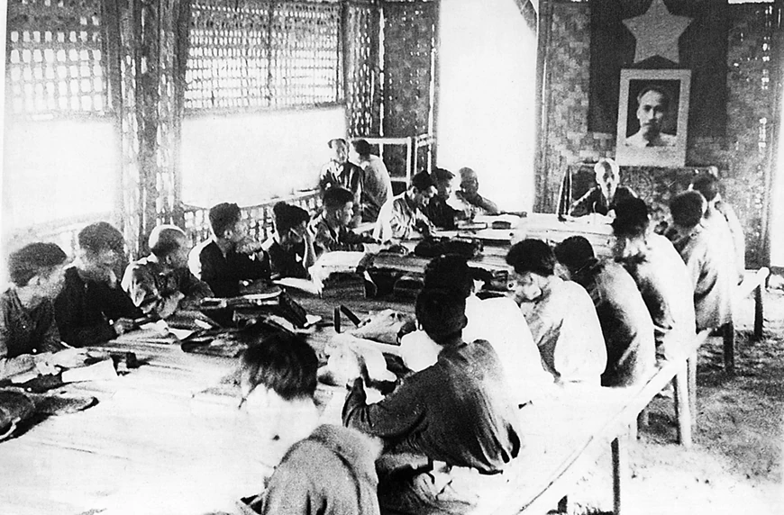 Ngày này năm xưa (31/7): Bác Hồ nhắc nhở phải chống quan liêu, tham ô, lãng phí