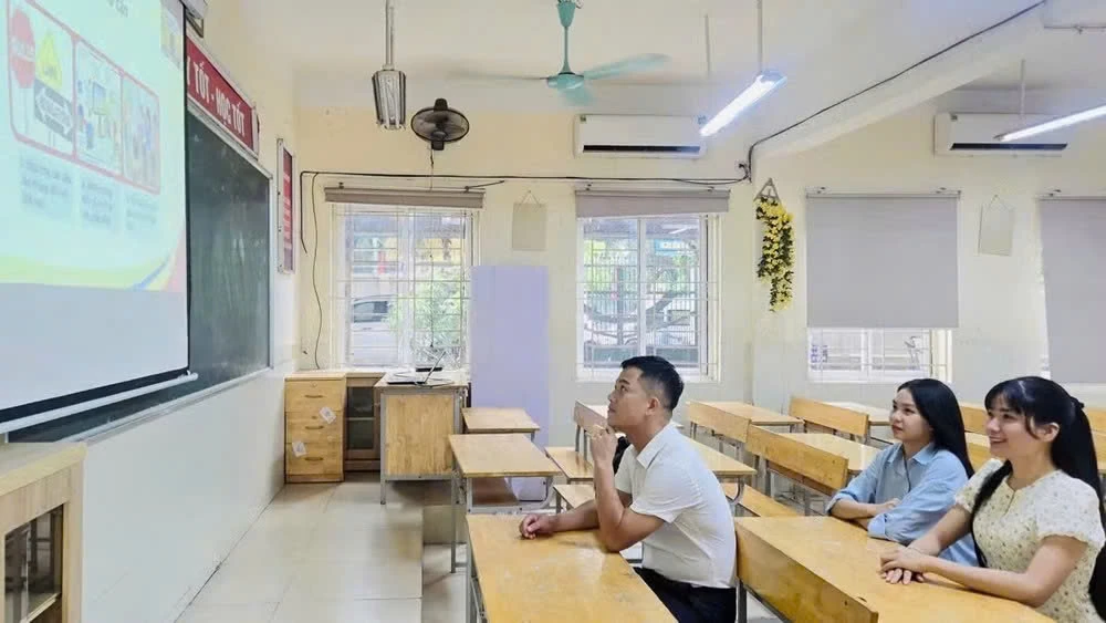 Tất cả giáo viên được tập huấn dạy học theo bộ sách giáo khoa thống nhất