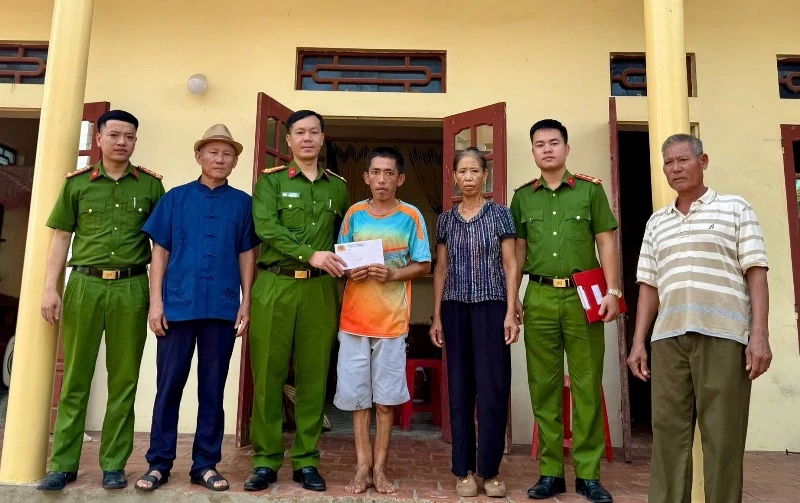 Người cán bộ Công an gần dân, vì dân